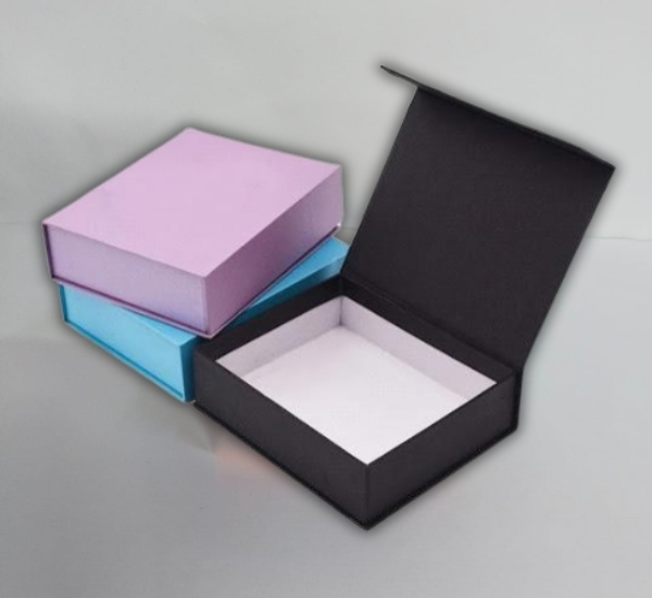 Plain Magnetic Box